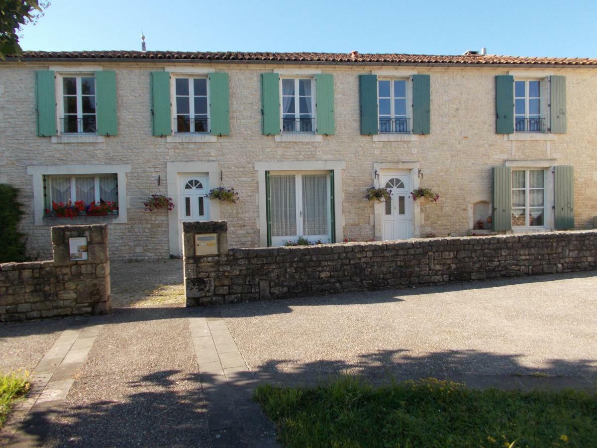 Bed and Breakfast Le Petit Bijou Saint-Fraigne Exterior foto